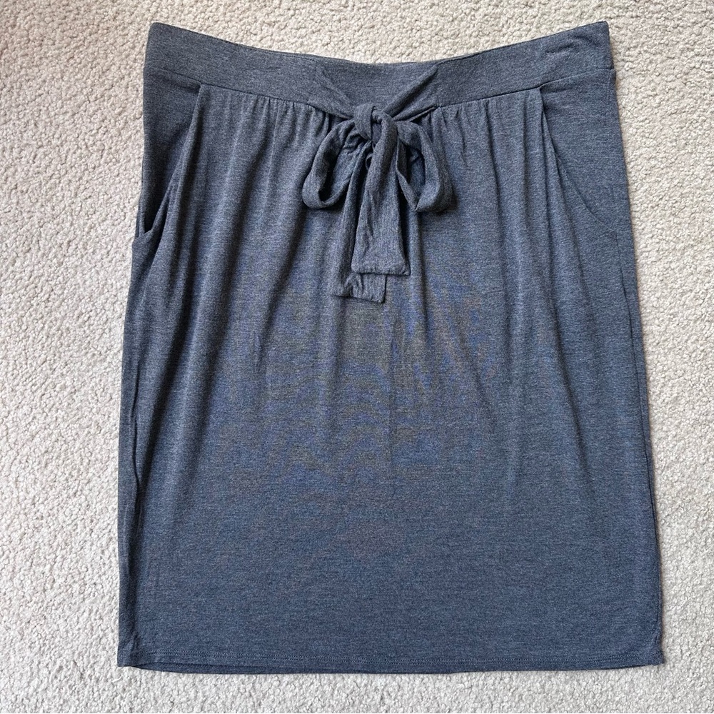 LOFT Grey Knit Skirt Size Medium